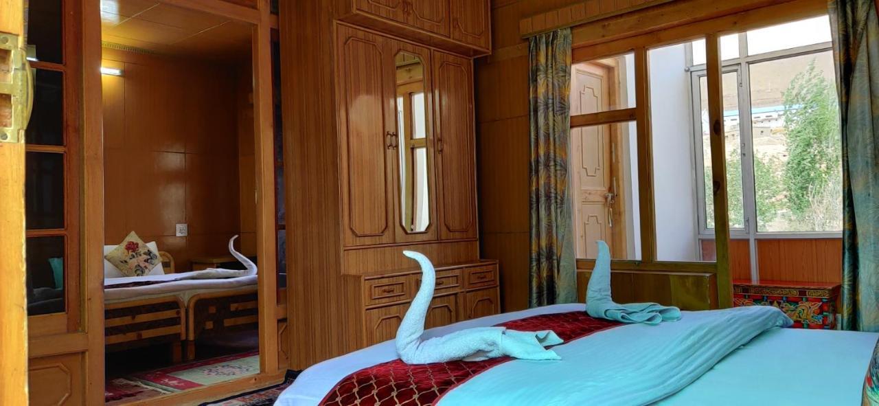 Youthok Guest House Leh Dış mekan fotoğraf