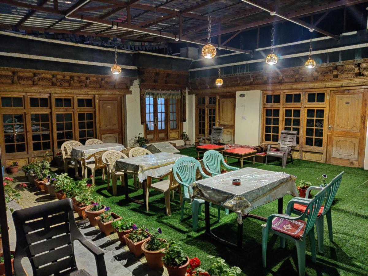 Youthok Guest House Leh Dış mekan fotoğraf
